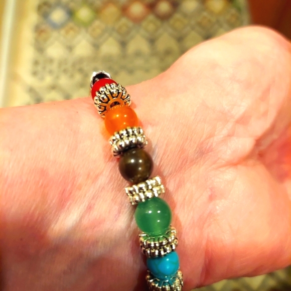 SOLD--Fashion colorful Chakra bead bracelet w/filigree silver heart - Picture 5 of 7